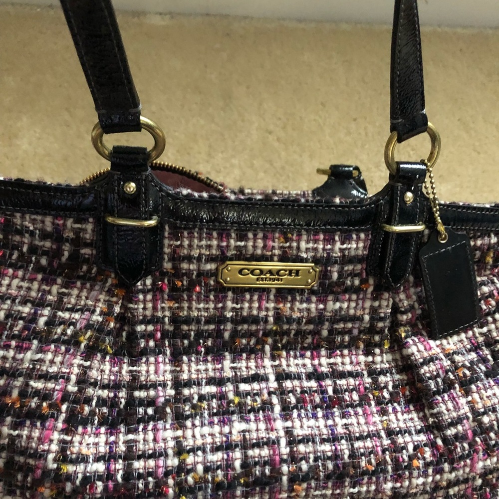 Authentic Classic Coach Bag.